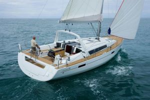 Парусная яхта Beneteau Oceanis 41 - описание